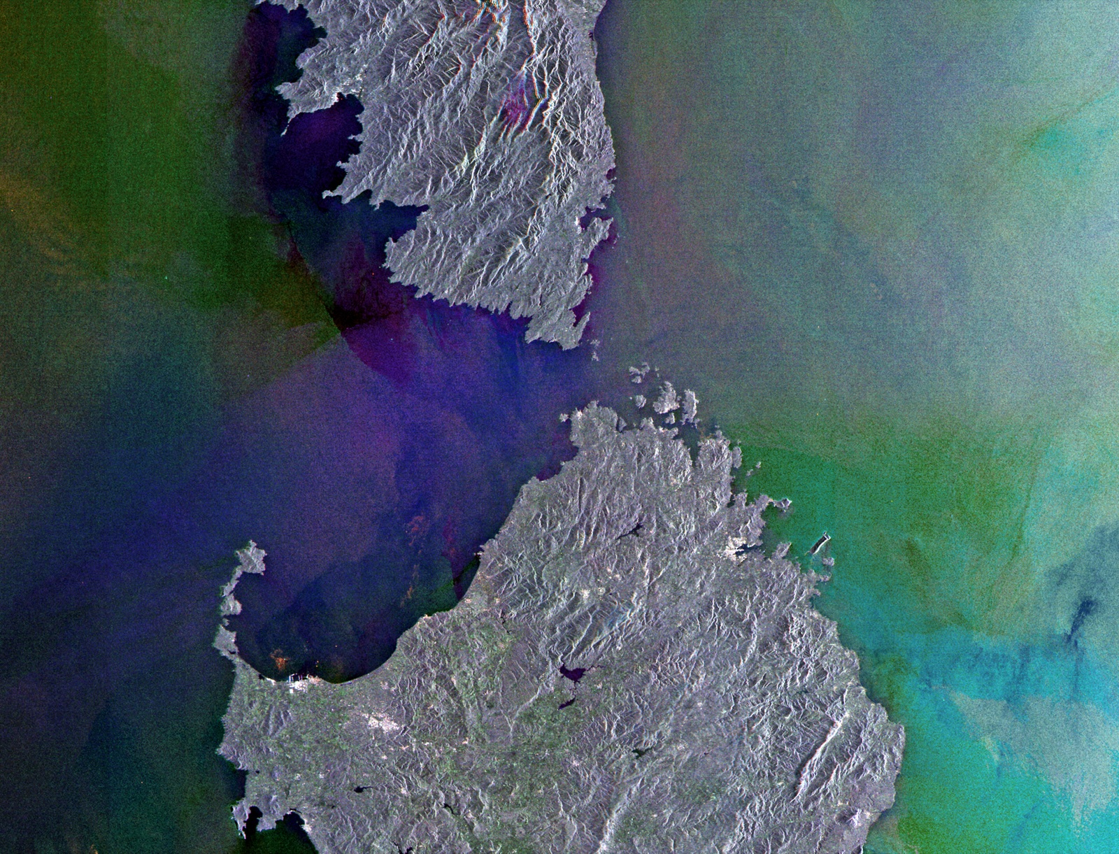 The Strait seen by the Envisat satellite radar, 2011: Corsica at the top, Sardinia at the bottom.